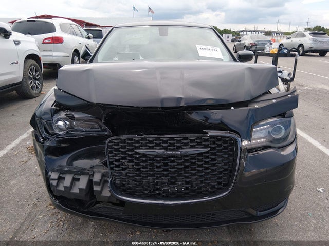 2022 Chrysler 300 Touring მანქანა იყიდება აუქციონზე, vin: 2C3CCAAG3NH209987, აუქციონის ნომერი: 46051324