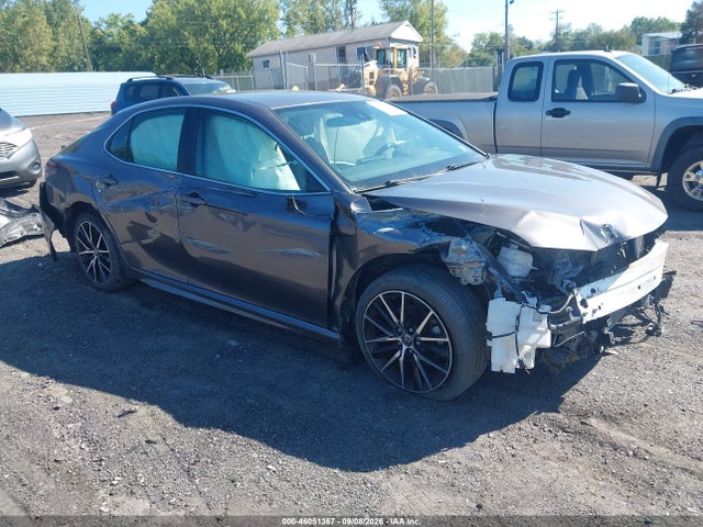 46051367 :رقم المزاد ، 4T1G11AK9MU446112 vin ، 2021 Toyota Camry Se مزاد بيع