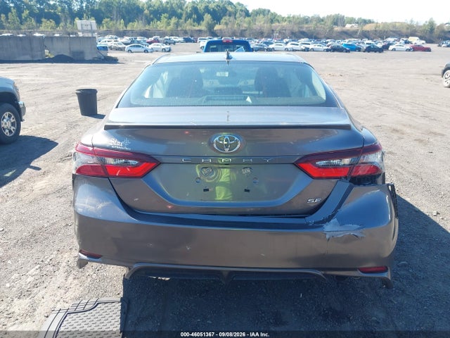 46051367 :رقم المزاد ، 4T1G11AK9MU446112 vin ، 2021 Toyota Camry Se مزاد بيع