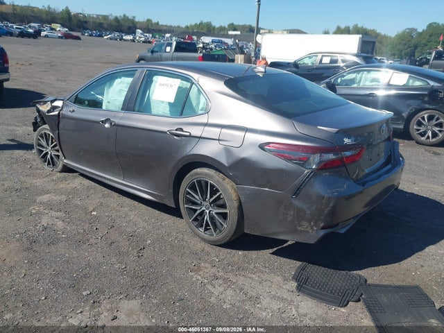 46051367 :رقم المزاد ، 4T1G11AK9MU446112 vin ، 2021 Toyota Camry Se مزاد بيع