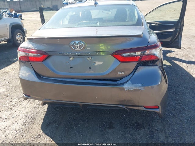 46051367 :رقم المزاد ، 4T1G11AK9MU446112 vin ، 2021 Toyota Camry Se مزاد بيع