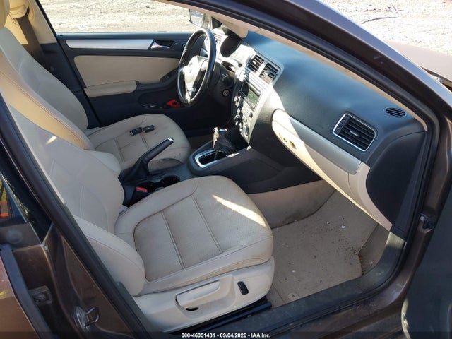 2013 Volkswagen Jetta 2.5l Se მანქანა იყიდება აუქციონზე, vin: 3VWDP7AJ4DM210310, აუქციონის ნომერი: 46051431