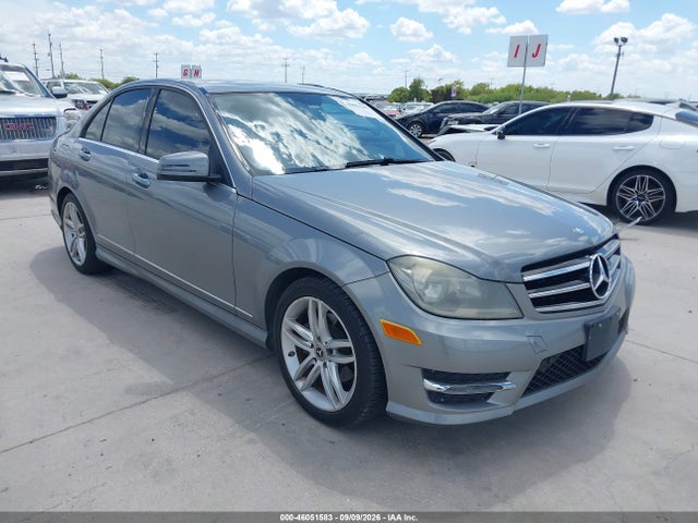 46051583 :رقم المزاد ، WDDGF4HB9EG250366 vin ، 2014 Mercedes-benz C 250 Sport مزاد بيع