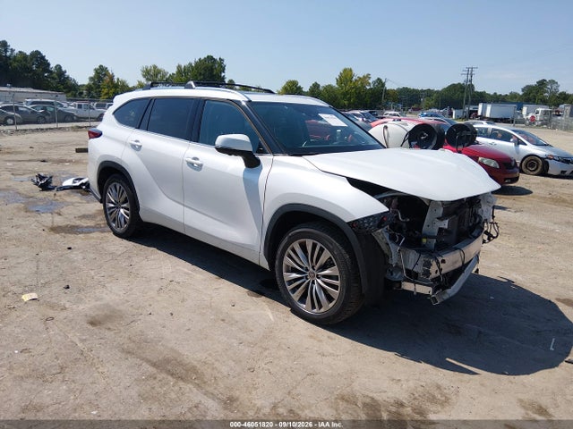 2023 Toyota Highlander Hybrid Platinum მანქანა იყიდება აუქციონზე, vin: 5TDFARAH7PS020432, აუქციონის ნომერი: 46051820