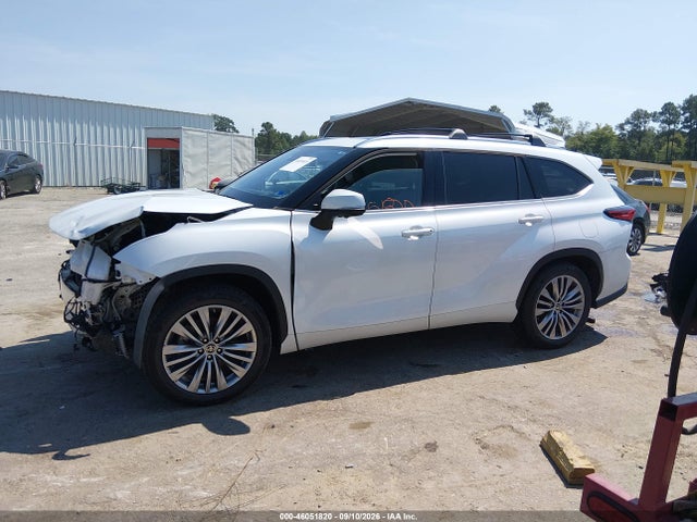 2023 Toyota Highlander Hybrid Platinum მანქანა იყიდება აუქციონზე, vin: 5TDFARAH7PS020432, აუქციონის ნომერი: 46051820