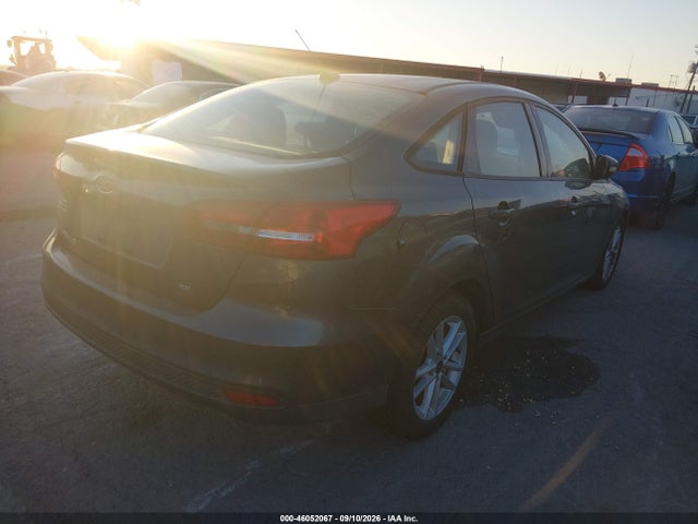 Ford FOCUS SE 2017 1FADP3F26HL241651 Image 4