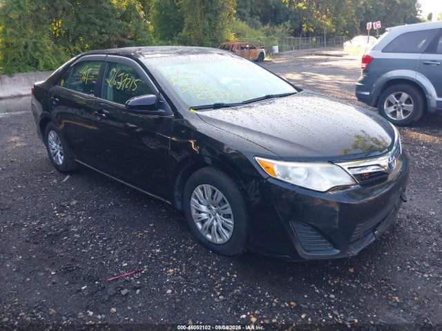 2014 Toyota Camry Hybrid Le მანქანა იყიდება აუქციონზე, vin: 4T1BD1FKXEU104633, აუქციონის ნომერი: 46052102