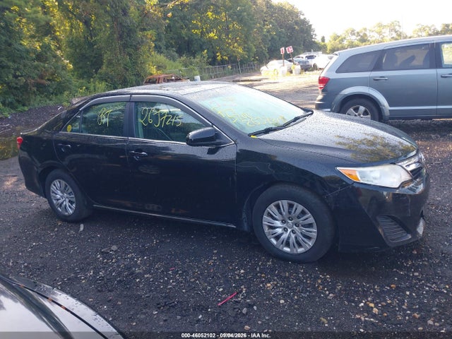 2014 Toyota Camry Hybrid Le მანქანა იყიდება აუქციონზე, vin: 4T1BD1FKXEU104633, აუქციონის ნომერი: 46052102