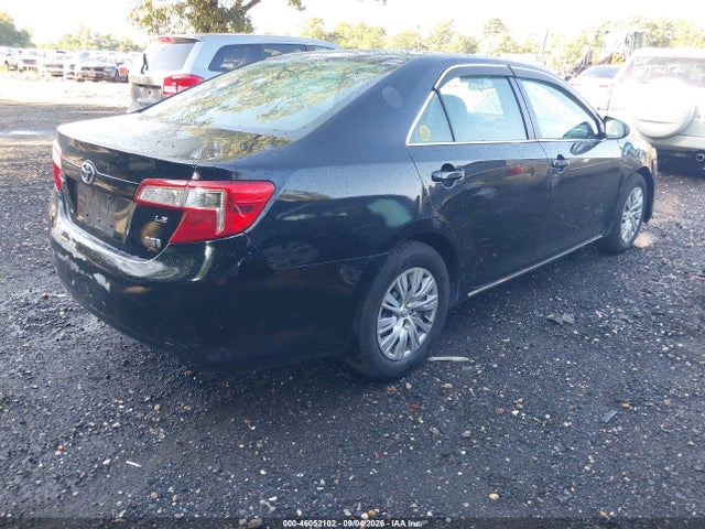 2014 Toyota Camry Hybrid Le მანქანა იყიდება აუქციონზე, vin: 4T1BD1FKXEU104633, აუქციონის ნომერი: 46052102