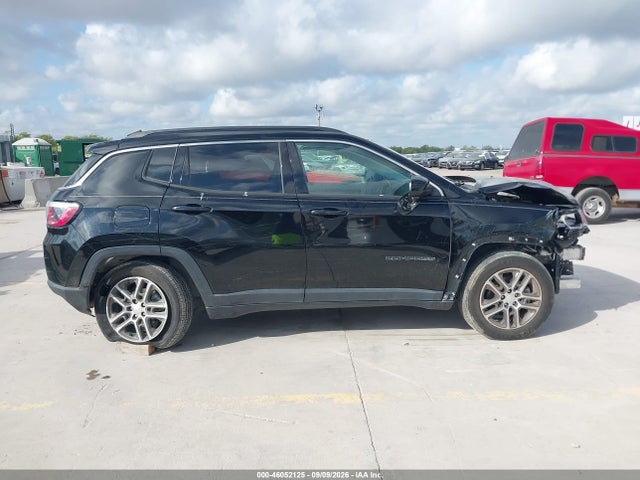 46052125 :رقم المزاد ، 3C4NJDBB6HT640849 vin ، 2017 Jeep New Compass Latitude 4x4 مزاد بيع