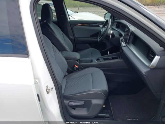 2025 Volkswagen Tiguan 2.0t Se R-line Black მანქანა იყიდება აუქციონზე, vin: 3VVGR7RM2SM013000, აუქციონის ნომერი: 46052167