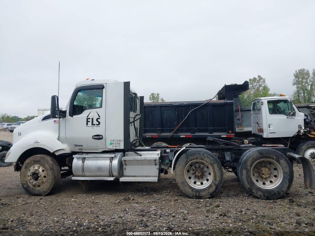 Продаж на аукціоні авто 2015 Kenworth Construction T680, vin: 1XKYD48X7FJ430504, номер лоту: 46052173