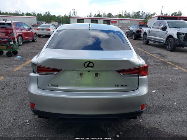 46052225 :رقم المزاد ، JTHGA1D28L5104075 vin ، 2020 Lexus Is 300 مزاد بيع