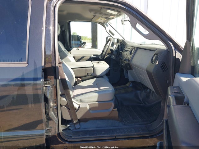 46052260 :رقم المزاد ، 1FT8W4DT8FEB26079 vin ، 2015 Ford F-450 Xl مزاد بيع