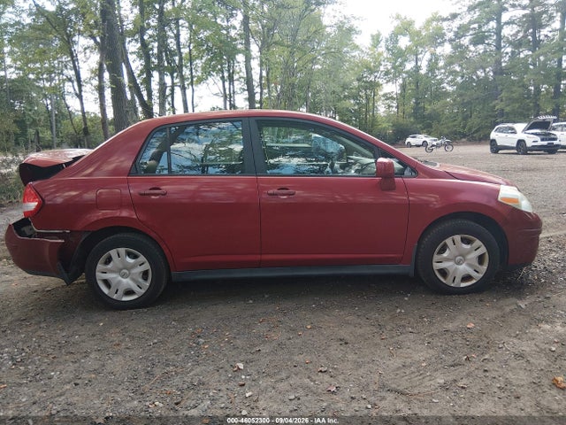 46052300 :رقم المزاد ، 3N1BC1AP2AL428953 vin ، 2010 Nissan Versa 1.8s مزاد بيع