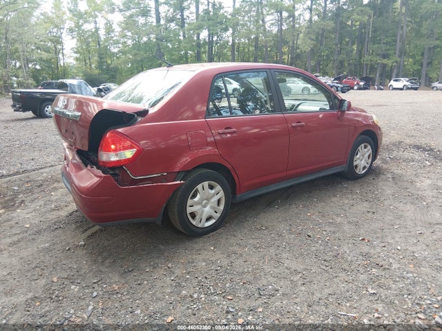46052300 :رقم المزاد ، 3N1BC1AP2AL428953 vin ، 2010 Nissan Versa 1.8s مزاد بيع