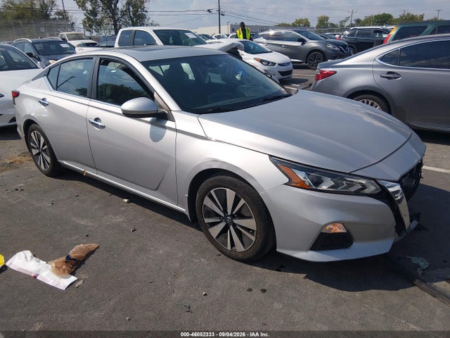 46052333 :رقم المزاد ، 1N4BL4DV5NN353704 vin ، 2022 Nissan Altima Sv Fwd مزاد بيع