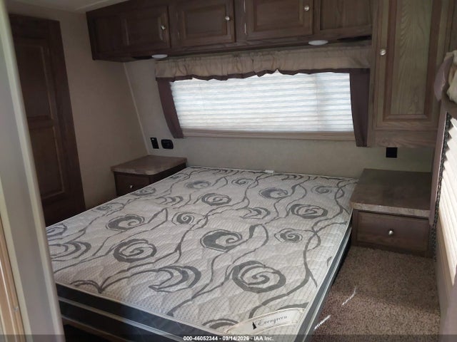 Продажа на аукционе авто 2018 Forest River Flagstaff, vin: 4X4TFLE20JZ150897, номер лота: 46052344