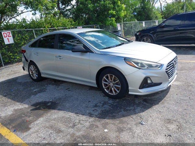 2018 Hyundai Sonata Se მანქანა იყიდება აუქციონზე, vin: 5NPE24AF6JH713936, აუქციონის ნომერი: 46052352