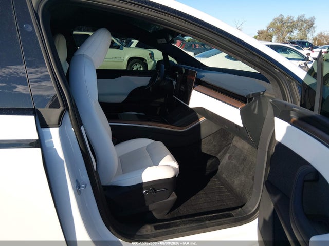 Продажа на аукционе авто 2022 Tesla Model X Dual Motor All-wheel Drive, vin: 7SAXCAE53NF344823, номер лота: 46052358