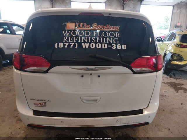 2018 Chrysler Pacifica Touring Plus მანქანა იყიდება აუქციონზე, vin: 2C4RC1FG1JR112502, აუქციონის ნომერი: 46052432