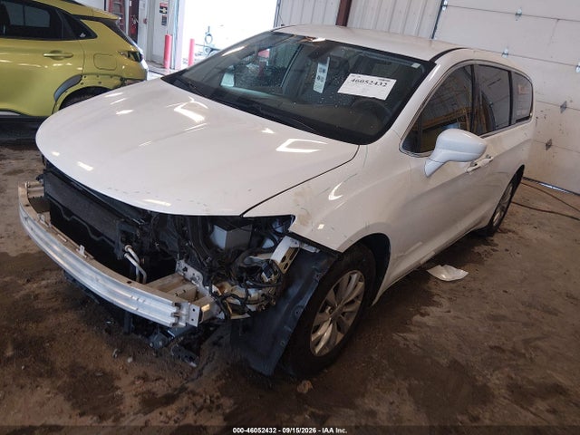 2018 Chrysler Pacifica Touring Plus მანქანა იყიდება აუქციონზე, vin: 2C4RC1FG1JR112502, აუქციონის ნომერი: 46052432