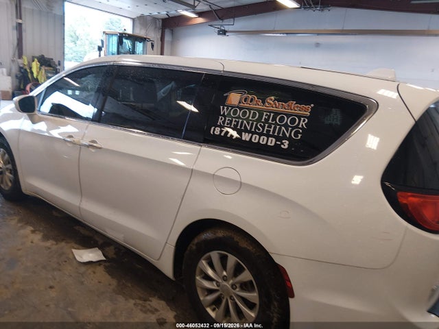2018 Chrysler Pacifica Touring Plus მანქანა იყიდება აუქციონზე, vin: 2C4RC1FG1JR112502, აუქციონის ნომერი: 46052432