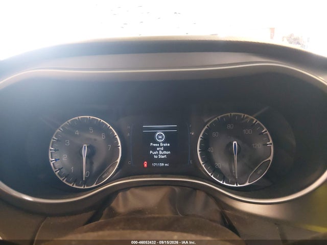 2018 Chrysler Pacifica Touring Plus მანქანა იყიდება აუქციონზე, vin: 2C4RC1FG1JR112502, აუქციონის ნომერი: 46052432