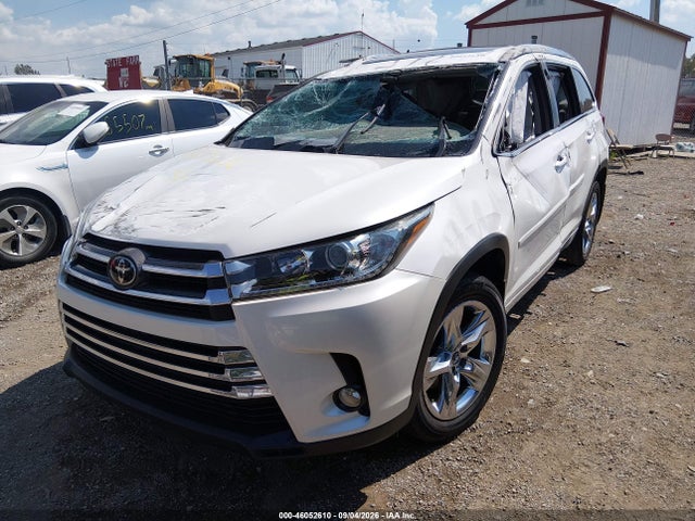 46052610 :رقم المزاد ، 5TDDZRFH0JS911873 vin ، 2018 Toyota Highlander Limited مزاد بيع
