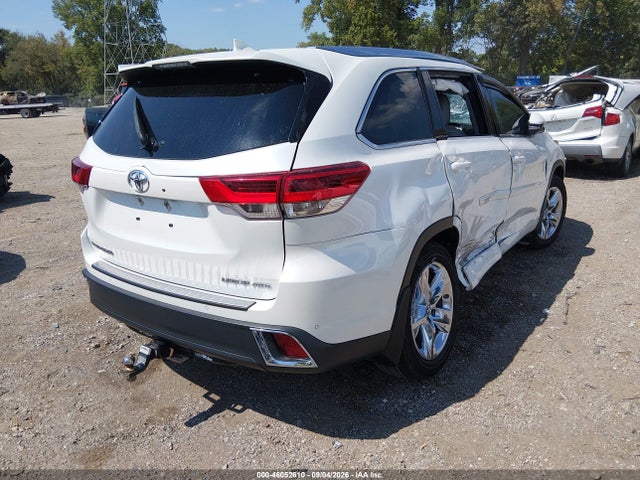 46052610 :رقم المزاد ، 5TDDZRFH0JS911873 vin ، 2018 Toyota Highlander Limited مزاد بيع