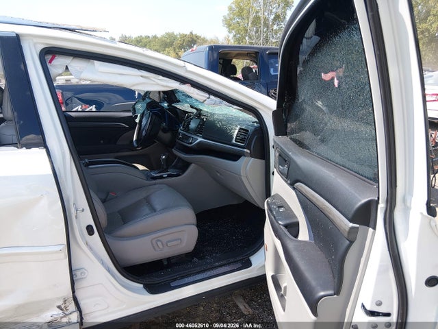 46052610 :رقم المزاد ، 5TDDZRFH0JS911873 vin ، 2018 Toyota Highlander Limited مزاد بيع
