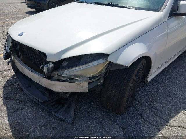 Продажа на аукционе авто 2011 Mercedes-benz C 300, vin: WDDGF5EB0BR174031, номер лота: 46052650
