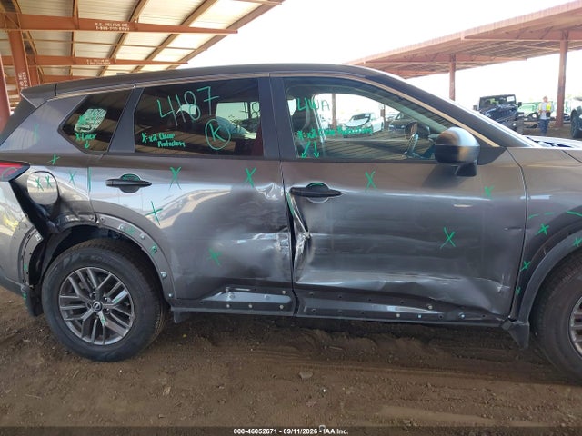 46052671 :رقم المزاد ، 5N1BT3AA8PC939359 vin ، 2023 Nissan Rogue S Fwd مزاد بيع