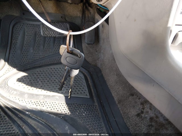 46052699 :رقم المزاد ، 2T1BR18E5WC082357 vin ، 1998 Toyota Corolla Le مزاد بيع