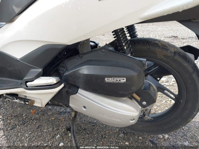 46052746 :رقم المزاد ، RLHKF1806HY200654 vin ، 2017 Honda Pcx 150 مزاد بيع