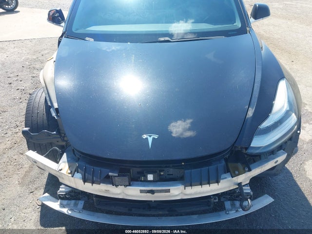 46052892 :رقم المزاد ، 5YJ3E1EB7JF069690 vin ، 2018 Tesla Model 3 Long Range/performance مزاد بيع