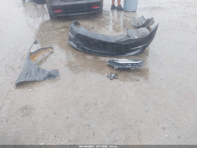 46052892 :رقم المزاد ، 5YJ3E1EB7JF069690 vin ، 2018 Tesla Model 3 Long Range/performance مزاد بيع