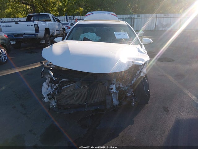 46052984 :رقم المزاد ، 4T1BD1EB3FU040129 vin ، 2015 Toyota Avalon Hybrid Limited مزاد بيع
