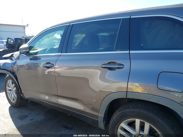 Toyota Highlander Le 2016 5TDZARFH3GS020661 Image 16