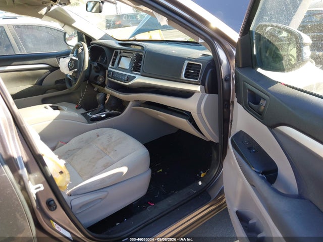 Toyota Highlander Le 2016 5TDZARFH3GS020661 Image 5