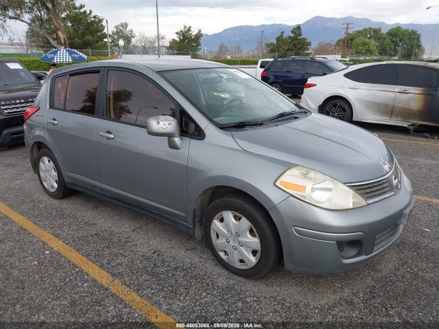 46053068 :رقم المزاد ، 3N1BC13E87L449570 vin ، 2007 Nissan Versa 1.8s مزاد بيع