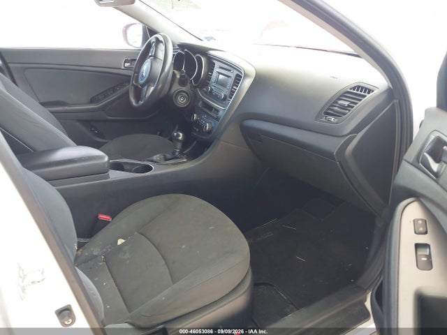 Продажа на аукционе авто 2015 Kia Optima Lx, vin: KNAGM4A77F5545871, номер лота: 46053086