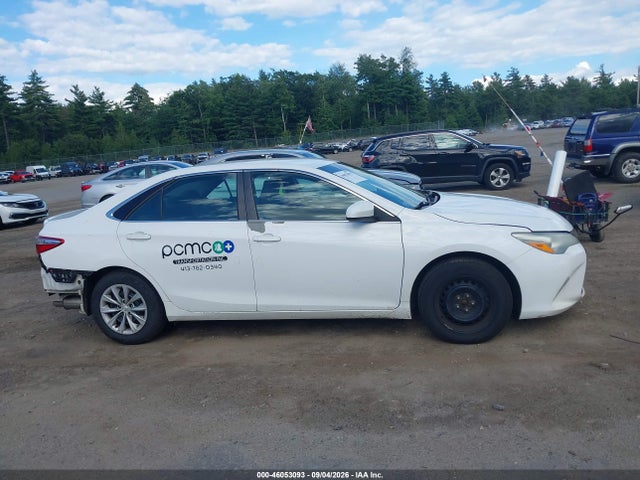 2015 Toyota Camry Le მანქანა იყიდება აუქციონზე, vin: 4T4BF1FK6FR470249, აუქციონის ნომერი: 46053093