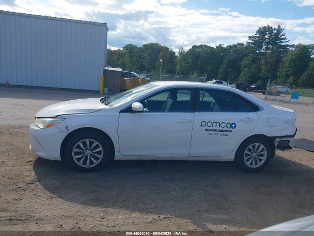 2015 Toyota Camry Le მანქანა იყიდება აუქციონზე, vin: 4T4BF1FK6FR470249, აუქციონის ნომერი: 46053093