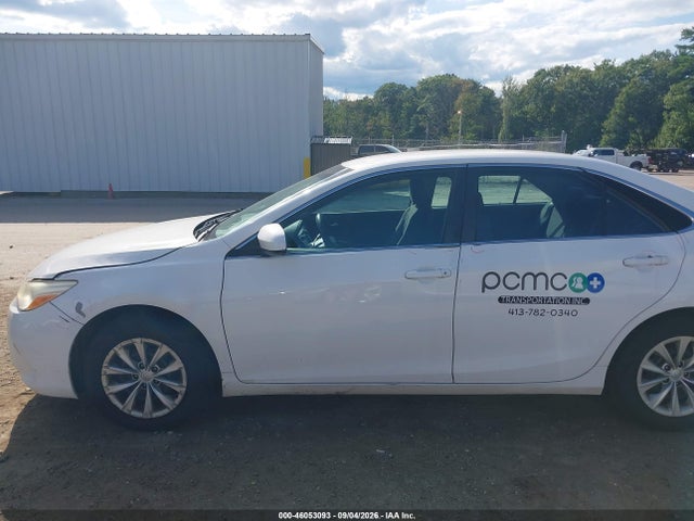 2015 Toyota Camry Le მანქანა იყიდება აუქციონზე, vin: 4T4BF1FK6FR470249, აუქციონის ნომერი: 46053093