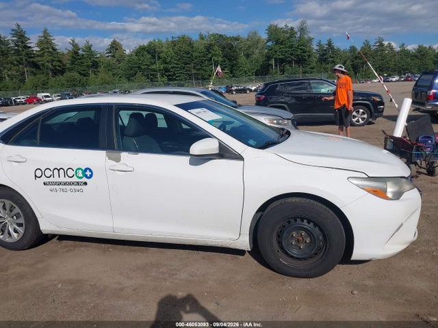 2015 Toyota Camry Le მანქანა იყიდება აუქციონზე, vin: 4T4BF1FK6FR470249, აუქციონის ნომერი: 46053093