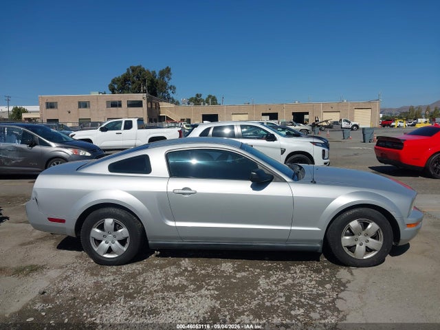 2006 Ford Mustang V6 მანქანა იყიდება აუქციონზე, vin: 1ZVFT80NX65176316, აუქციონის ნომერი: 46053116
