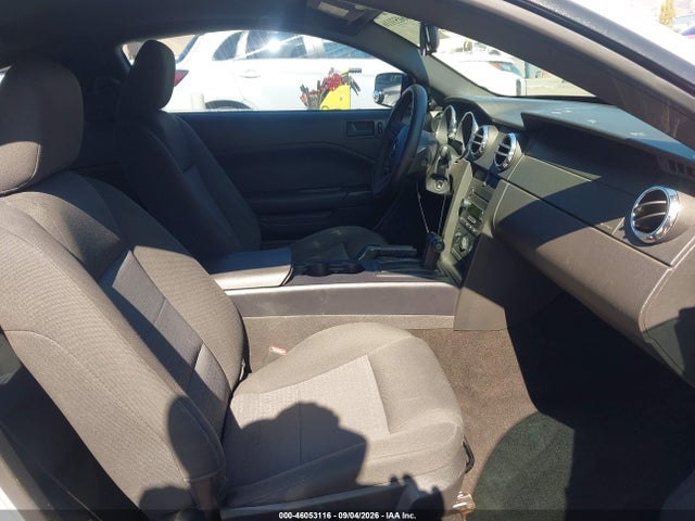 2006 Ford Mustang V6 მანქანა იყიდება აუქციონზე, vin: 1ZVFT80NX65176316, აუქციონის ნომერი: 46053116