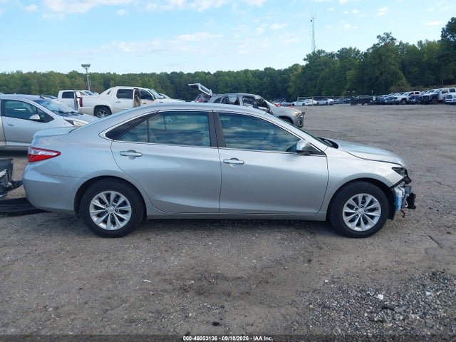 46053136 :رقم المزاد ، 4T1BF1FK0GU541196 vin ، 2016 Toyota Camry Le مزاد بيع