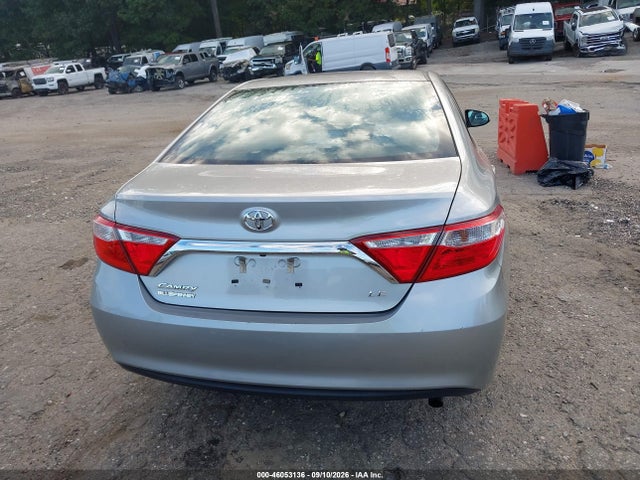 46053136 :رقم المزاد ، 4T1BF1FK0GU541196 vin ، 2016 Toyota Camry Le مزاد بيع